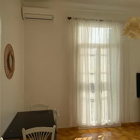 3 Pieces 5 Min Apartman *