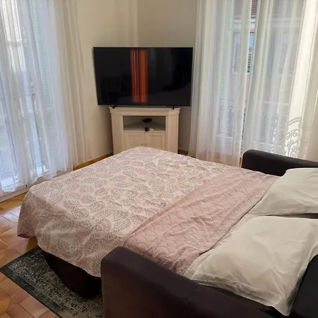 3 Pieces 5 Min Apartman